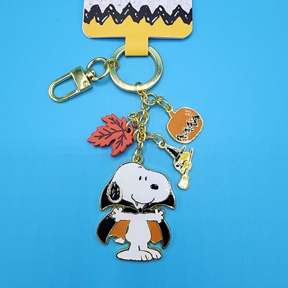 Loungefly Peanuts Snoopy & Woodstock Vampire Halloween Fall Keychain Charm NEW - Picture 10 of 11